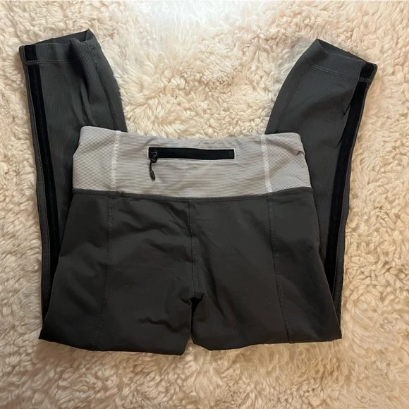 Lululemon Gray Cropped Workout Leggings - Picture 11 of 15